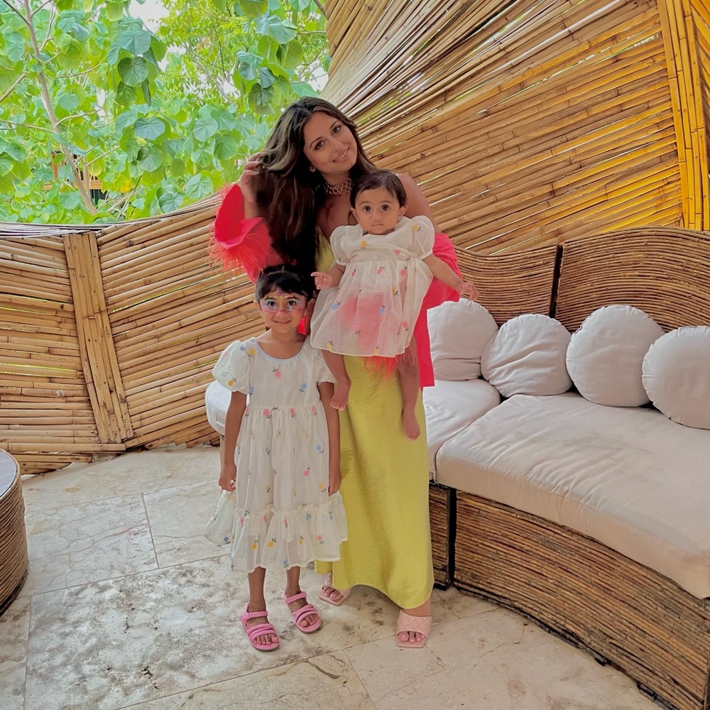 Meet your Posher, Neda